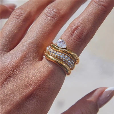 แหวนคลื่น CZ Chunky