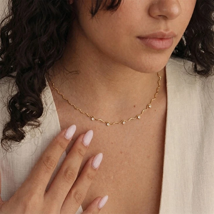 Wavy Twist Chain Tiny Necklace suppliers