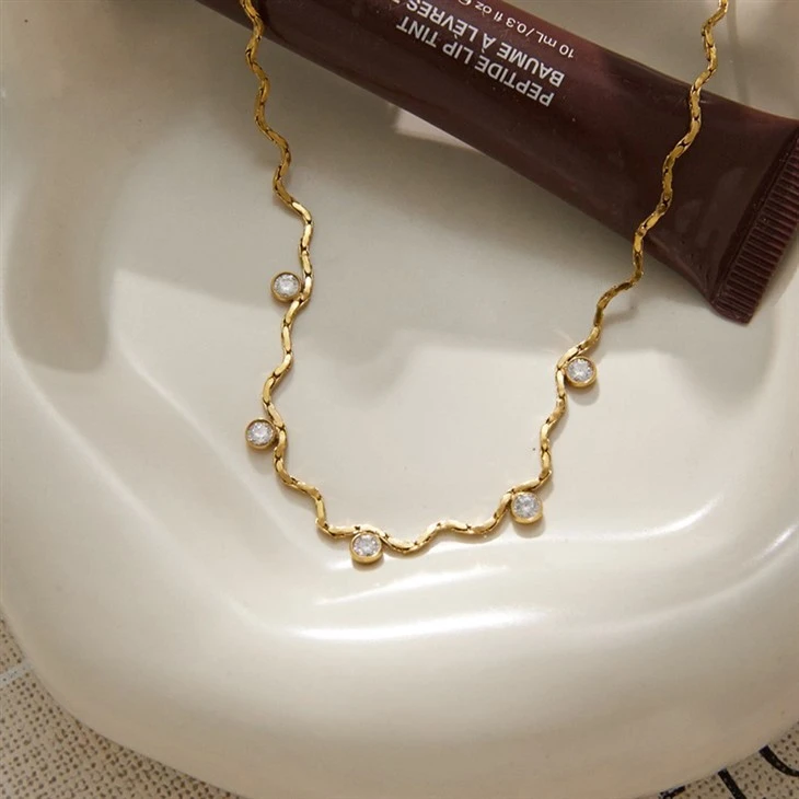 Wavy Twist Chain Tiny Necklace best